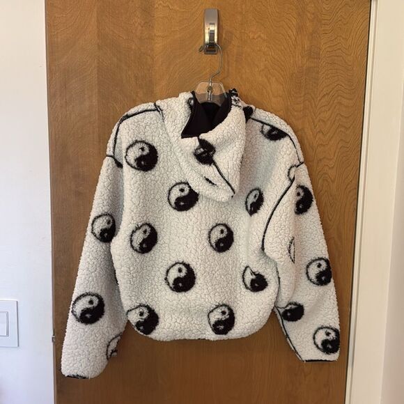 LA Grown Yin Yang Hoodie - Picture 2 of 6